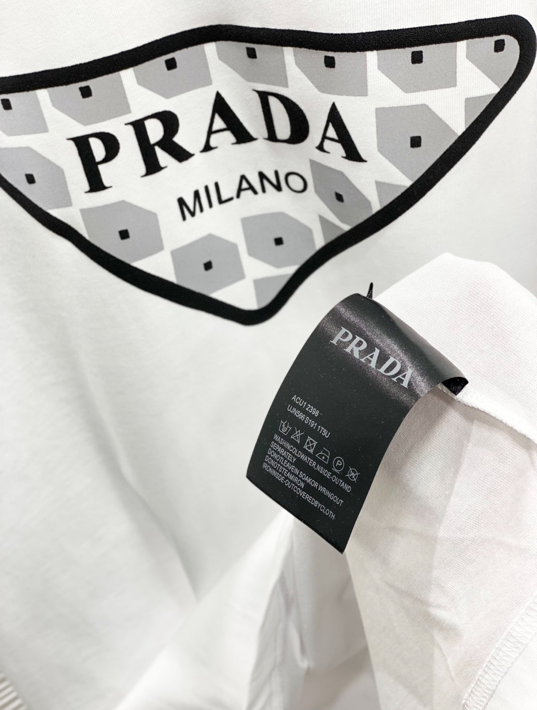 PLAYERA PRADA MILANO (calidad 🇹🇷)